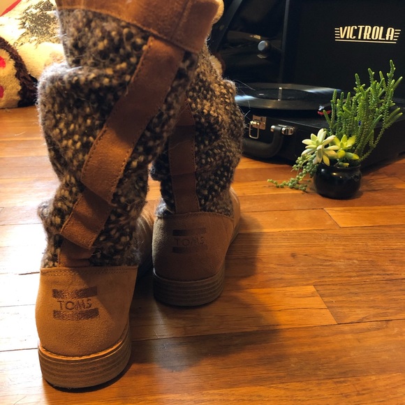 Toms Boots - Picture 2 of 8